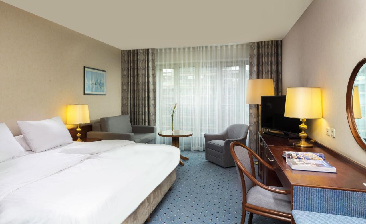Maritim Hotel Koln Room photo