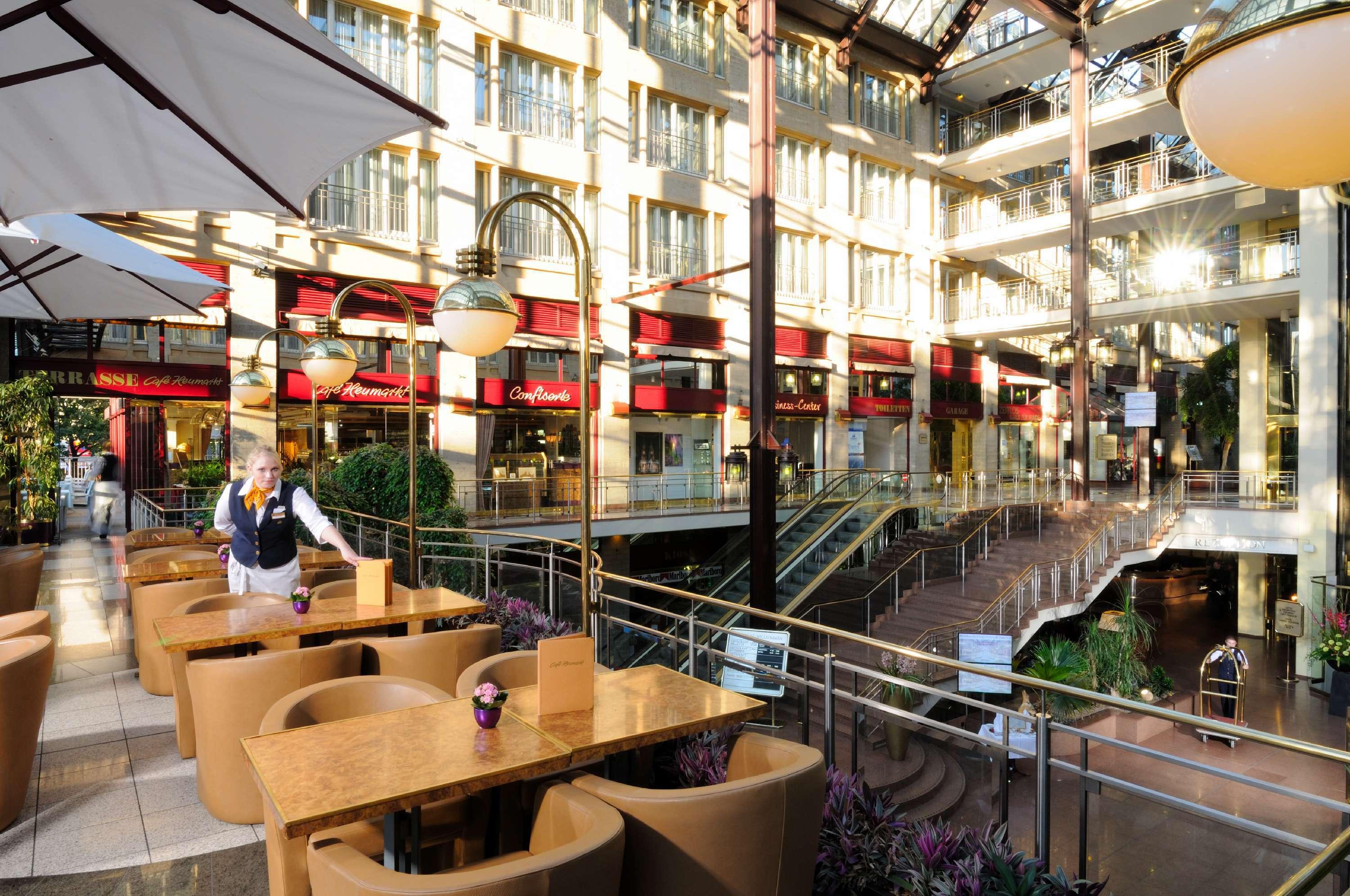 Maritim Hotel Koln Exterior photo The interior of the hotel