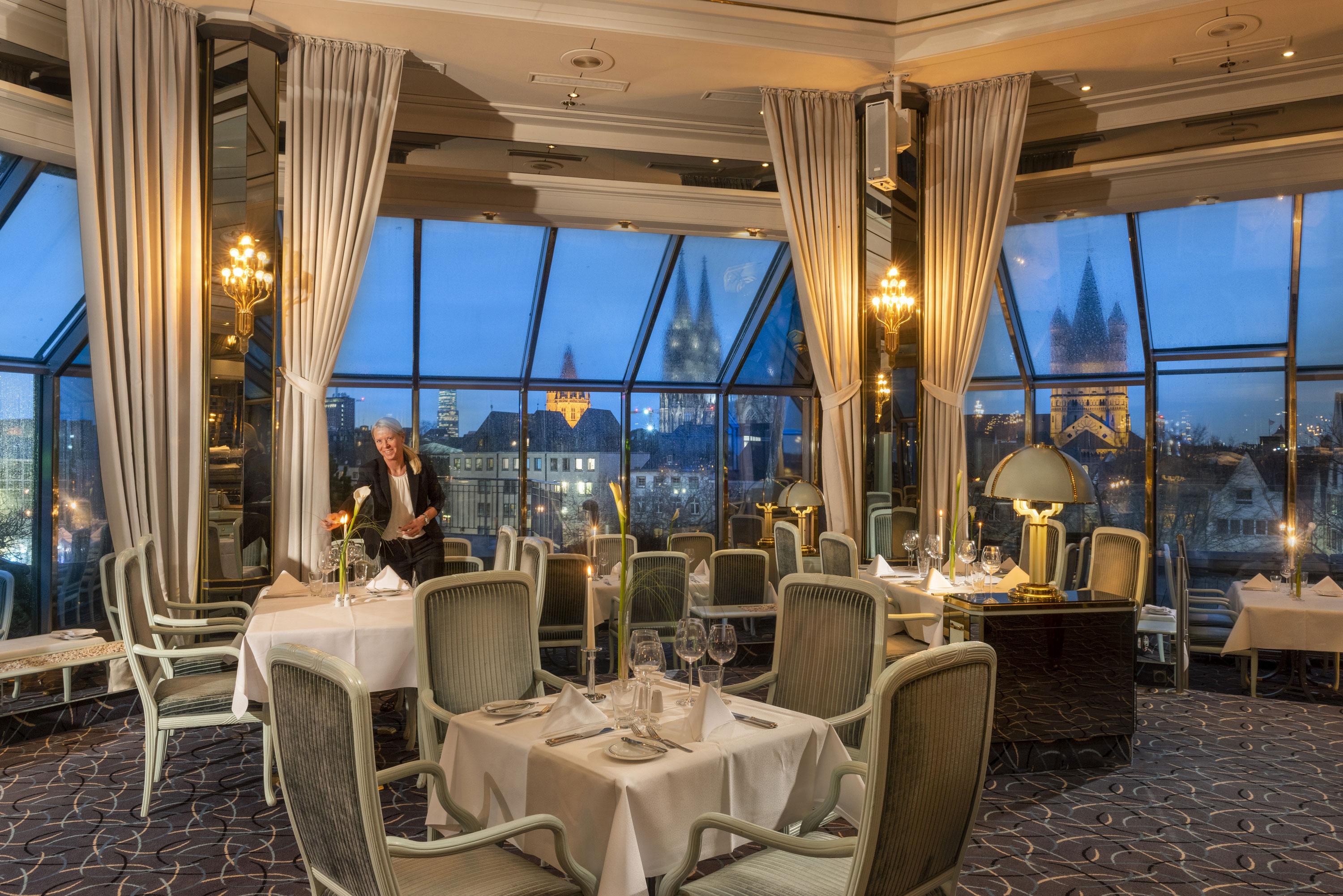 Maritim Hotel Koln Exterior photo Restaurant in Cologne